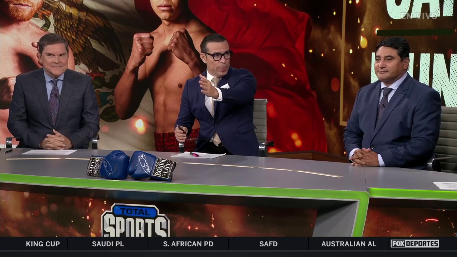 ¿De la Hoya buscó desconcentrar a 'Canelo'?: Boxeo