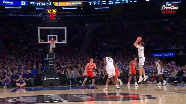 Cooper Flagg rescata el balón para 3 puntos: College Basketball