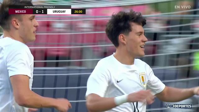 Gol, México 0-2 Uruguay