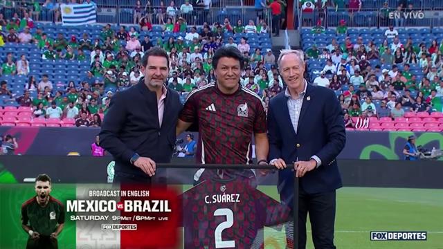 Merecido homenaje a Claudio Suárez: Futbol