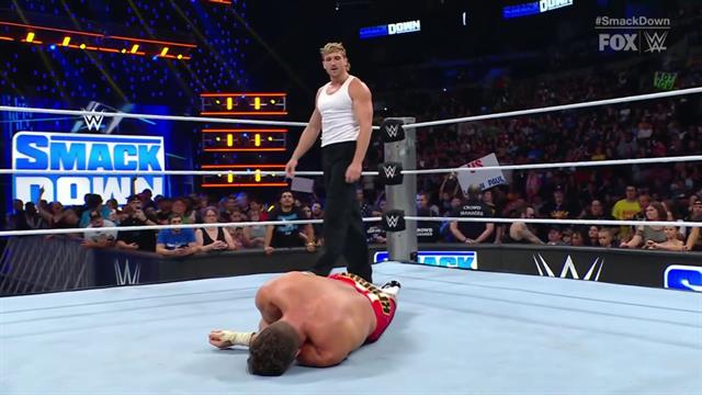 LA Knight derrota a Santos Escobar pero no contaba con Logan Paul: SmackDown