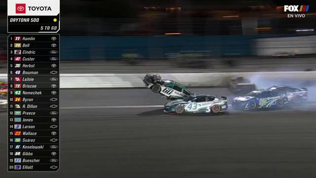 ¡Bandera roja faltando 5 vueltas!: NASCAR