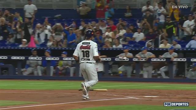 Carrera, Navegantes del Magallanes 0-2 Leones del Caracas: Choque de Gigantes